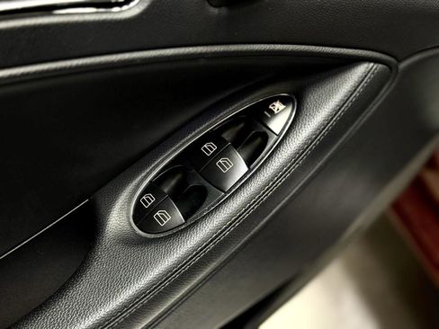 Used 2008 Mercedes-Benz CLS 550 image 12