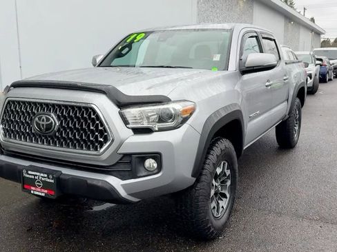 Used 2019 Toyota Tacoma TRD Off-Road image 3