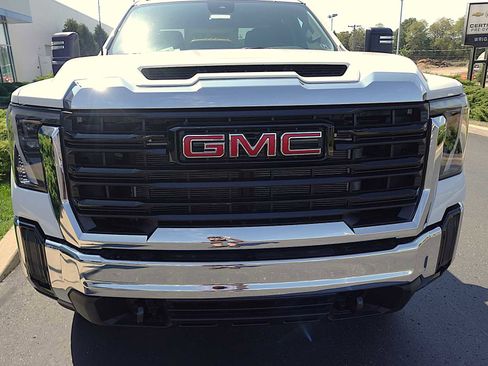 New 2026 GMC Sierra 2500 Pro w/ Convenience Package AWD/4WD image 4