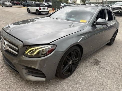 Used 2020 Mercedes-Benz E 350 Sedan image 2