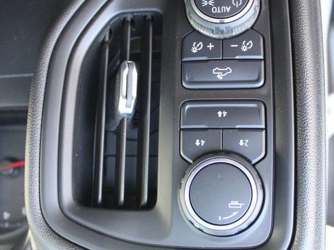 Used 2022 Chevrolet Silverado 2500 W/T image 10