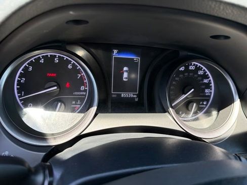 Used 2023 Toyota Camry SE FWD image 10