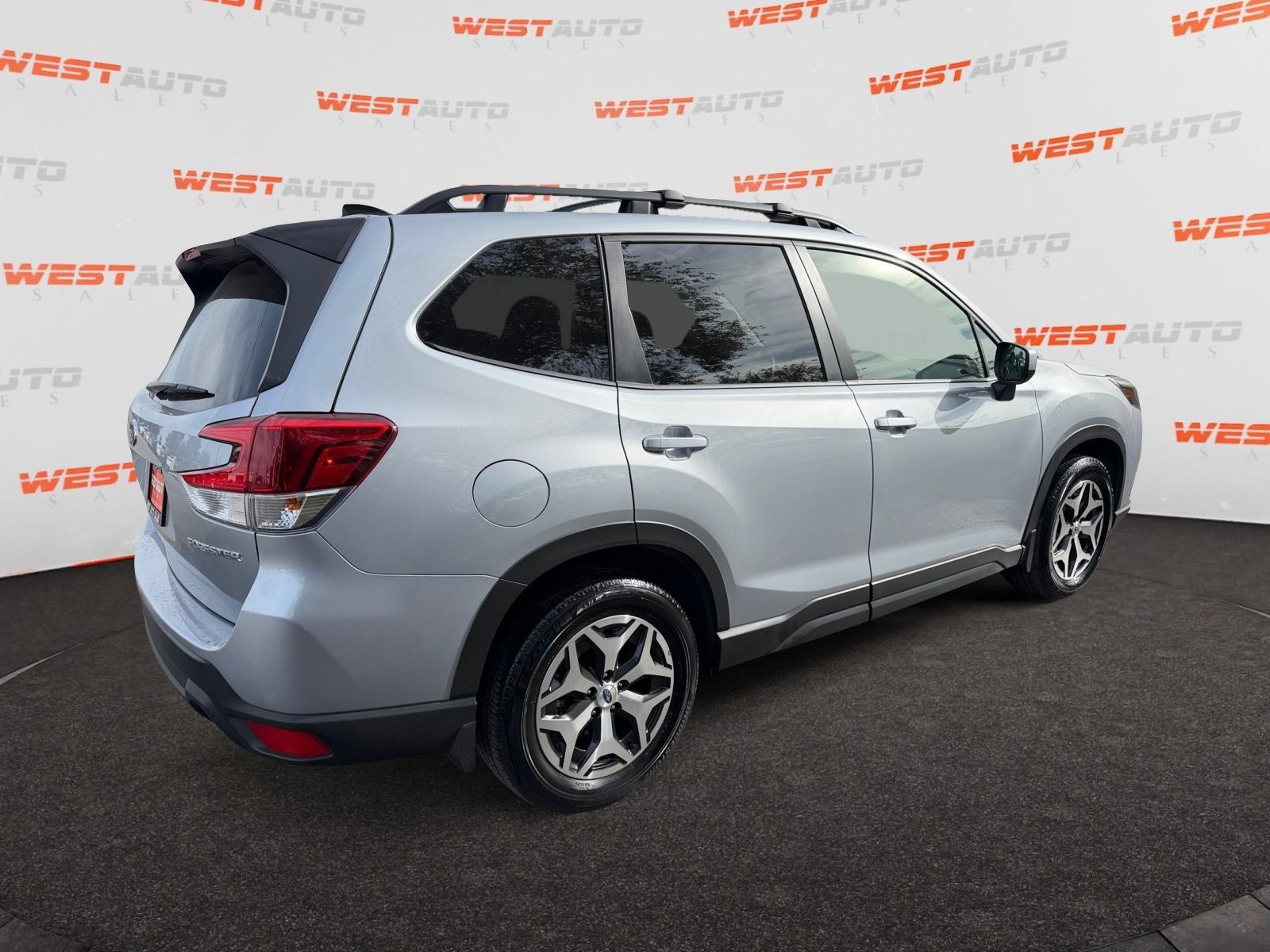 Used 2024 Subaru Forester Premium AWD/4WD image 5
