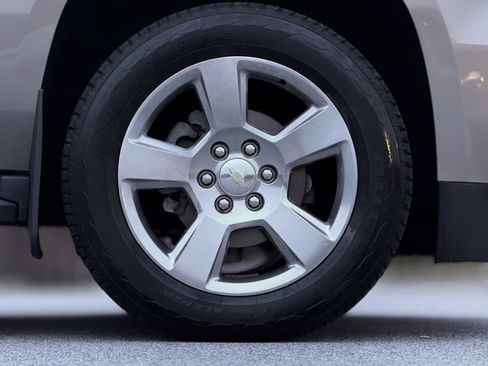 Used 2018 Chevrolet Tahoe LS w/ All-Season Package image 20