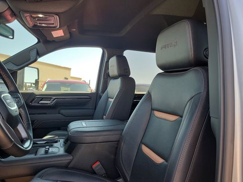 Used 2025 GMC Sierra 2500 AT4 AWD/4WD image 15