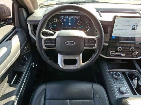 Used 2024 Ford Expedition Max XLT image 12