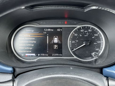 Used 2025 Nissan Versa SV image 37