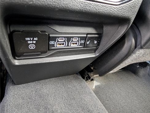 Used 2023 Jeep Grand Cherokee Limited AWD/4WD image 16