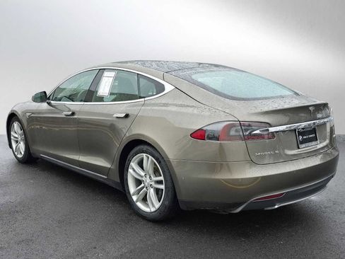 Used 2015 Tesla Model S 70D image 5