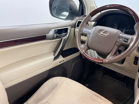 Used 2016 Lexus GX 460 w/ Premium Package AWD/4WD image 12