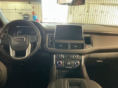Used 2023 GMC Yukon XL SLE AWD/4WD image 17