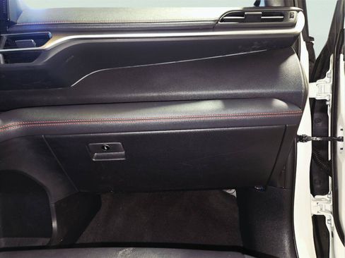 Used 2026 Toyota Sienna XSE FWD image 50
