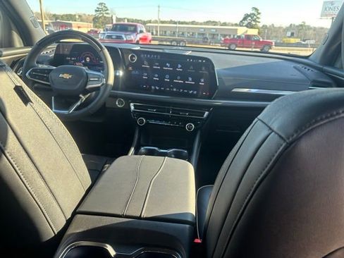 New 2026 Chevrolet Traverse High Country w/ LPO, Floor Liner Package FWD image 18