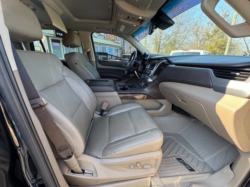 Used 2018 Chevrolet Tahoe LT w/ LT Signature Package image 16