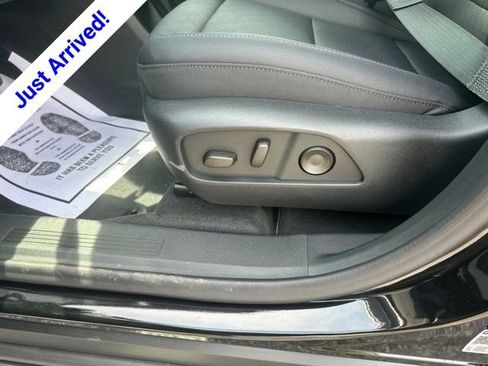 New 2026 Chevrolet Equinox LT w/ Convenience Package II FWD image 17