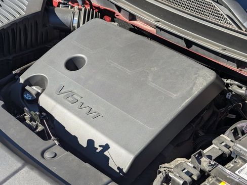 Used 2022 Chevrolet Traverse LT image 42