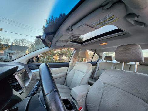 Used 2011 Subaru Legacy 2.5i Premium image 33