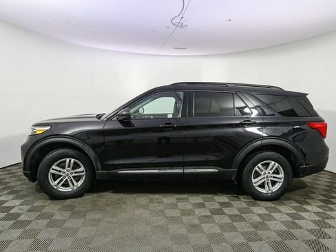 Used 2022 Ford Explorer XLT w/ Equipment Group 202A image 6