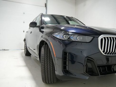 Used 2024 BMW X5 xDrive40i w/ M Sport Package AWD/4WD image 11