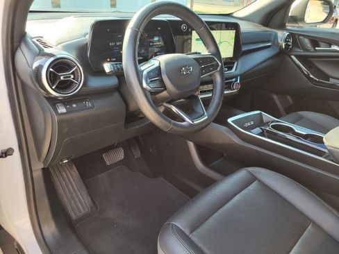 Used 2025 Chevrolet Equinox LT w/ Convenience Package II FWD image 17