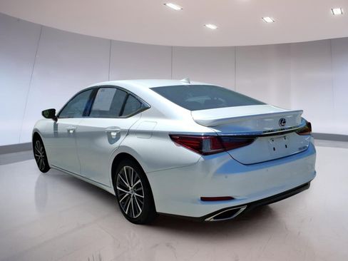 Used 2023 Lexus ES 350 w/ Premium Package FWD image 3