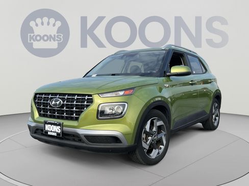 Used 2022 Hyundai Venue SEL FWD image 1