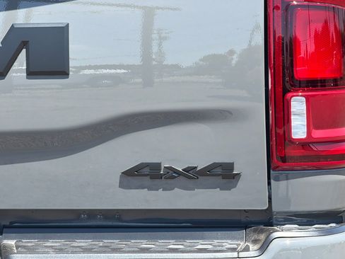 New 2026 RAM 2500 Big Horn AWD/4WD image 7