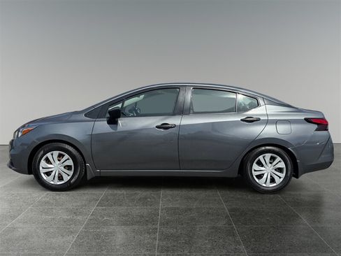 Used 2020 Nissan Versa S FWD image 2
