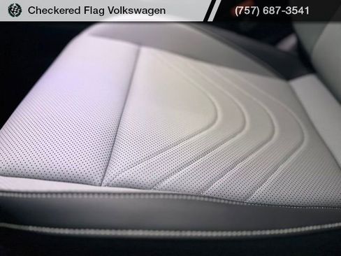 New 2026 Volkswagen Tiguan SE R-Line image 22