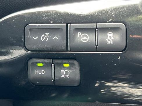 Certified 2017 Toyota Prius Prime Advanced w/ Carpet Mat Package FWD image 30