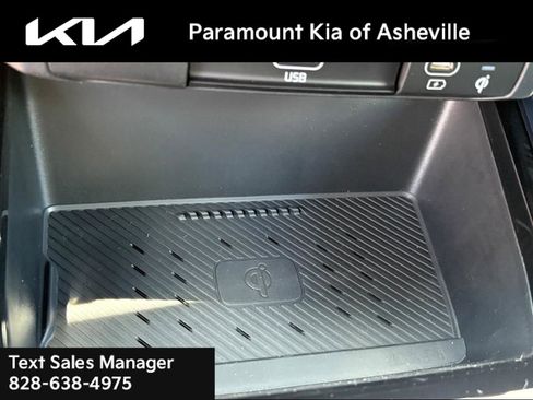 New 2025 Kia Niro EX Touring image 16