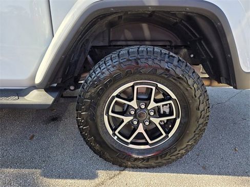 Used 2025 Jeep Gladiator Rubicon image 18