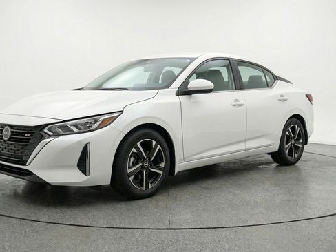 Used 2025 Nissan Sentra SV FWD image 3