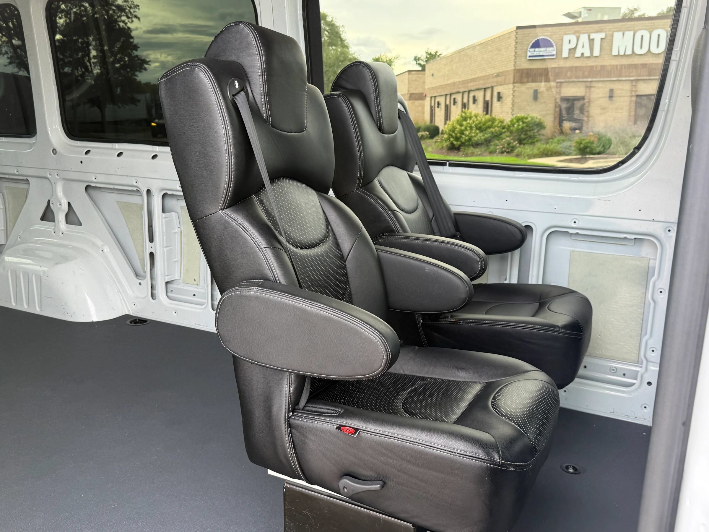 Used 2021 Mercedes-Benz Sprinter 2500 w/ Driver Convenience Package image 17