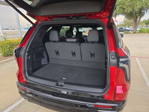 Certified 2025 Chevrolet Traverse RS w/ LPO, Floor Liner Package AWD/4WD image 20