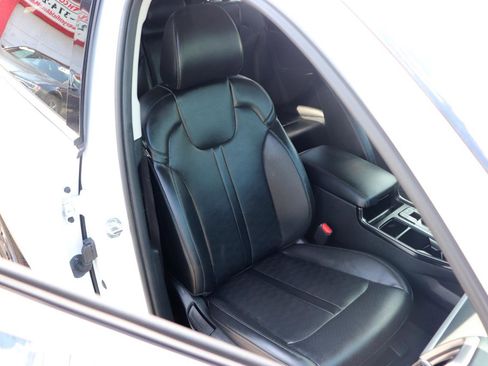 Used 2024 Kia Sorento S FWD image 16