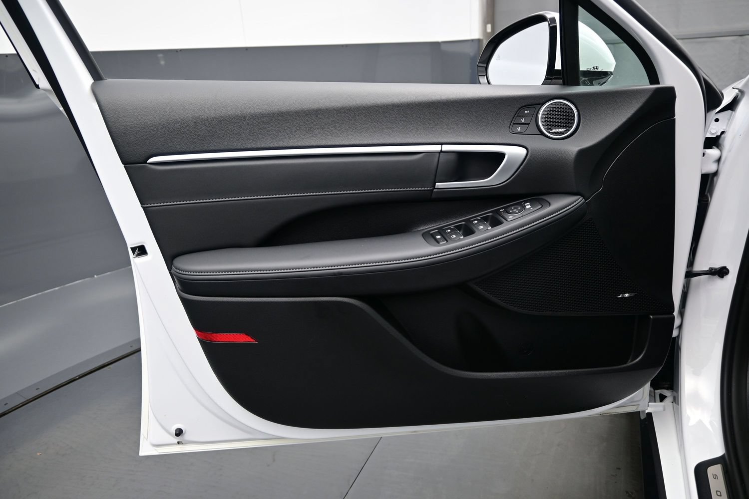 Certified 2026 Hyundai Sonata Limited FWD image 9