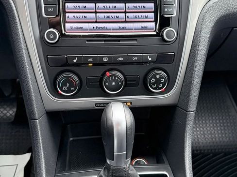 Used 2015 Volkswagen Passat 1.8T Limited Edition image 14