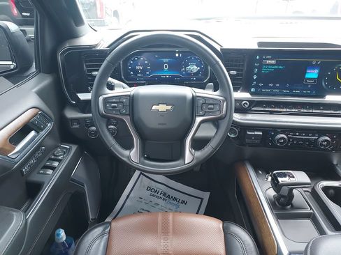 Used 2023 Chevrolet Silverado 1500 High Country w/ High Country Premium Package AWD/4WD image 16