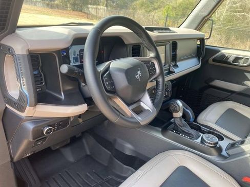 Used 2023 Ford Bronco Wildtrak image 20