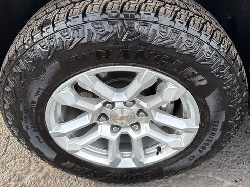 Used 2023 Chevrolet Silverado 1500 LT image 10