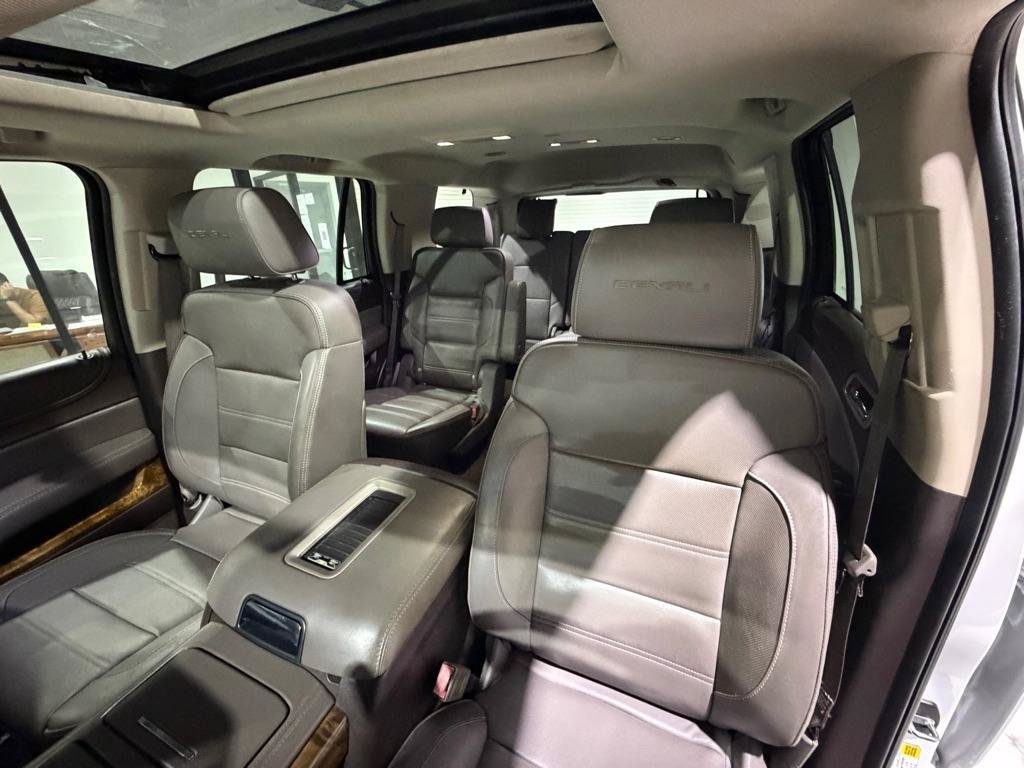 Used 2016 GMC Yukon Denali RWD image 18