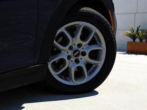 Used 2016 MINI Cooper S image 15