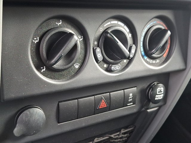 Used 2010 Jeep Wrangler Unlimited Sport AWD/4WD image 19