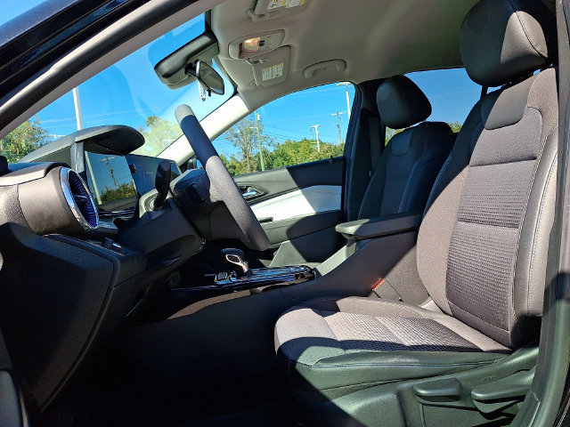 Used 2024 Chevrolet Trax LT FWD image 13