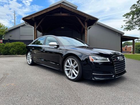 Used 2017 Audi S8 Plus AWD/4WD image 2