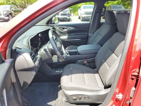 Used 2025 Chevrolet Traverse LT w/ Driver Confidence Package FWD image 5