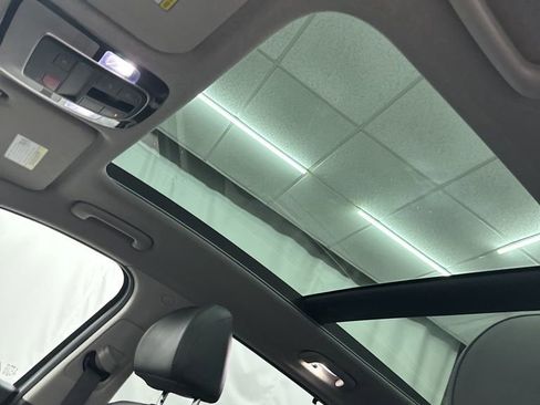 Used 2023 Hyundai Santa Fe Limited image 18