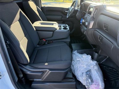 Used 2024 GMC Sierra 3500 Pro w/ Convenience Package image 11