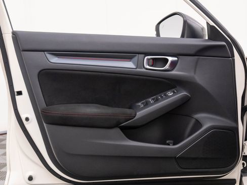 Used 2023 Honda Civic Type R image 12